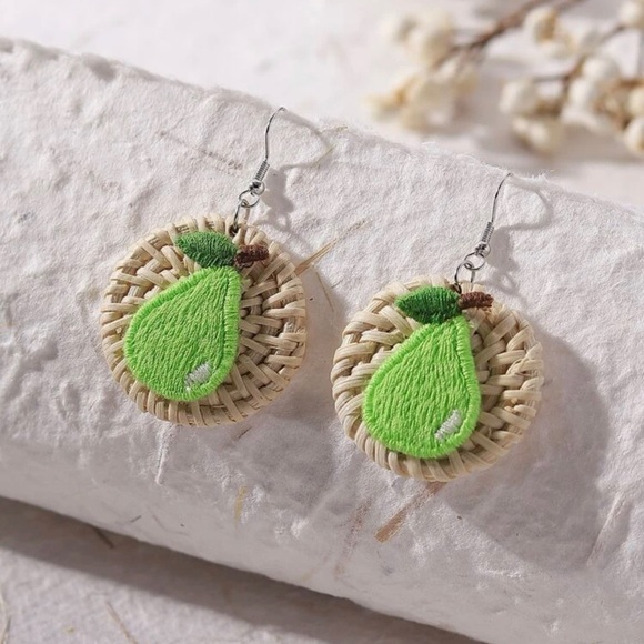 ❤️Pear Rattan Drop Earrings - Picture 1 of 7